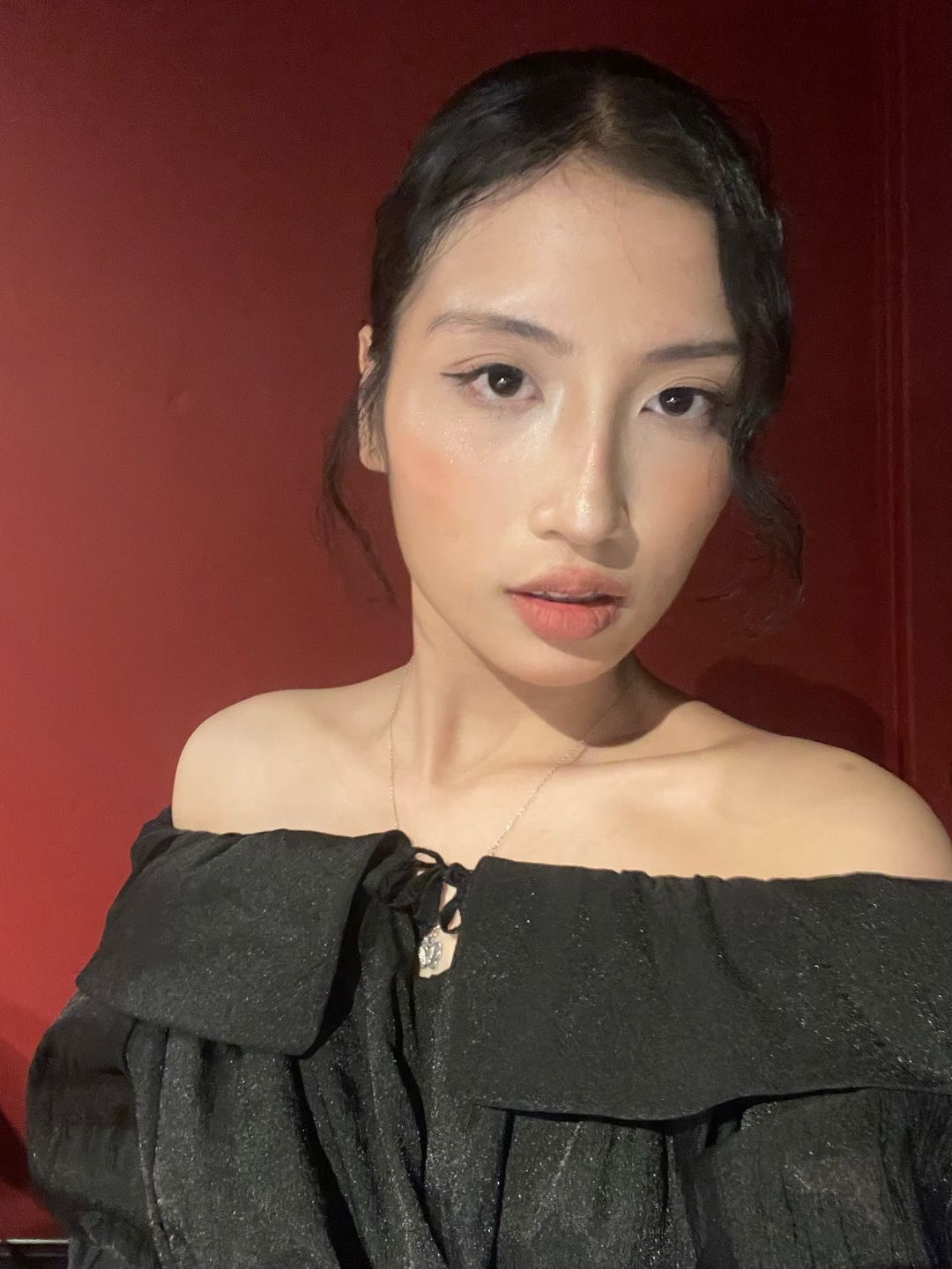 Lilys from Vietnam — Is There a Rabbit Video Chat App You Need to Install?