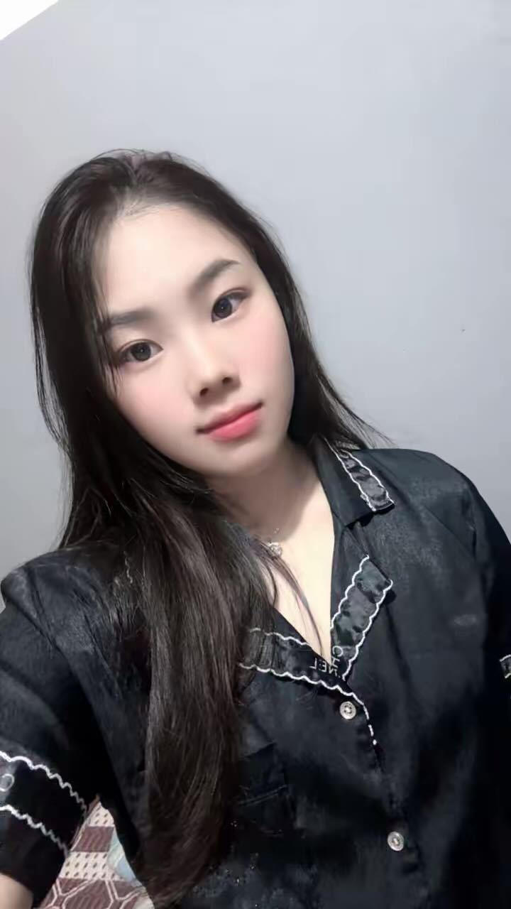 Linaaaa from Vietnam on RabbitGirlChat