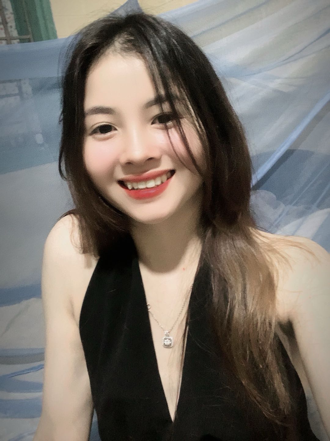 Aly from Vietnam — How to Talk to Girls Online and Keep the Conversation Going